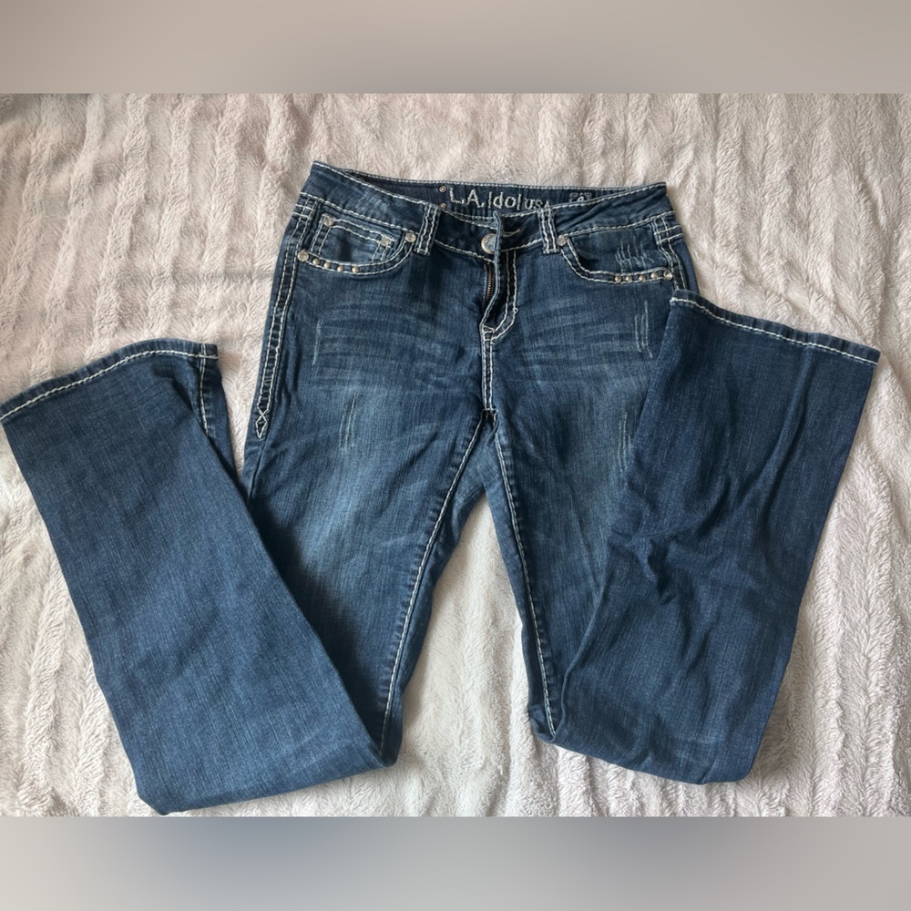 LA Idol woman’s jeans with crown detail on the back pockets. Size 9  31/33.
